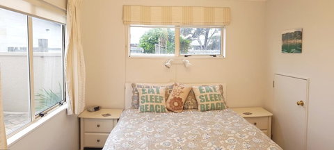 Beachside Bed & Breakfast - Tourism Bookings NZ 1