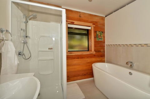 Fern Ridge Hideaway - Tourism Bookings NZ 8