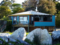Absolute Beachfront Ruby Bay - Large house on beachfront.