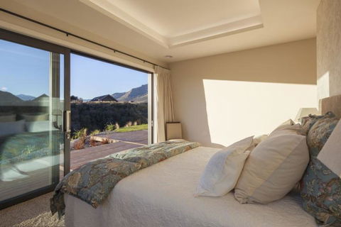 Jack's Point Escape  - Tourism Bookings NZ 2