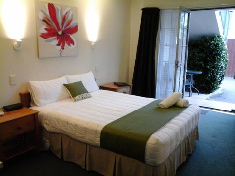 Colonial Lodge Motel - Tourism Bookings NZ 1
