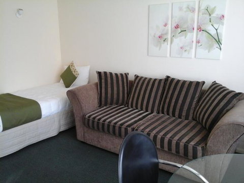 Colonial Lodge Motel - Tourism Bookings NZ 6