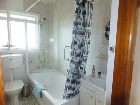 Chester St Cottage - Tourism Bookings NZ 10