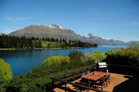 Wakatipu Lodge - lakefront with spa