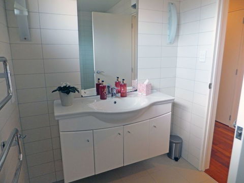 Strowan Townhouse - Tourism Bookings NZ 1