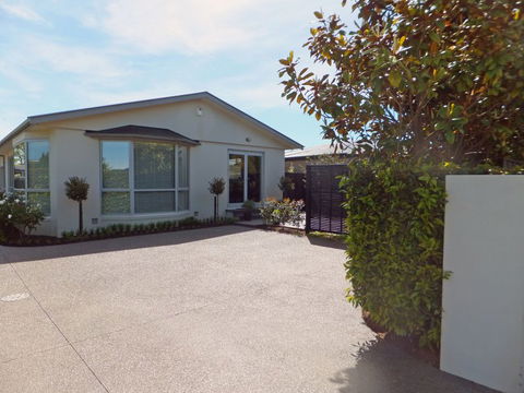 Strowan Townhouse - Tourism Bookings NZ 10