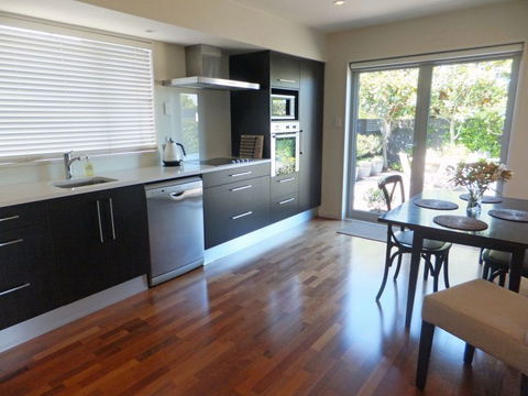 Strowan Townhouse - Tourism Bookings NZ 16