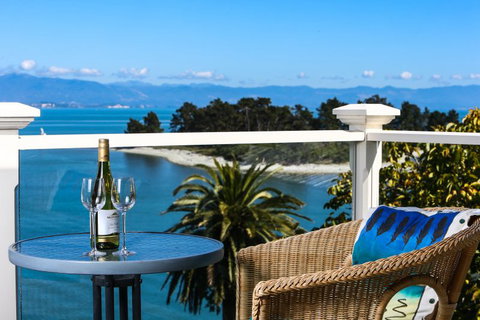 Villa 10 Waterfront Apartments - Tourism Bookings NZ 1