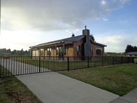 The Hut - Quality Te Anau Home
