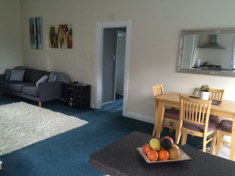 The Winedrinkers Cottage - Tourism Bookings NZ 3