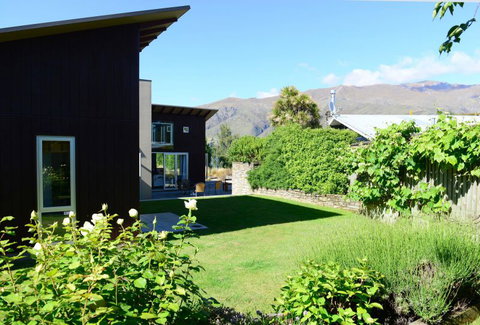 Lakeside Residence Wanaka - Tourism Bookings NZ 1