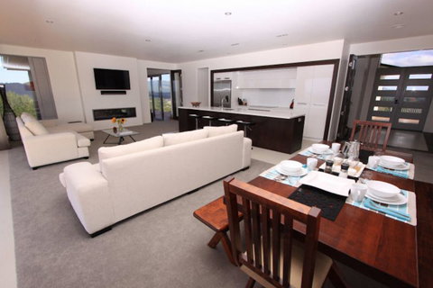 Luxury Retreat - Tourism Bookings NZ 7