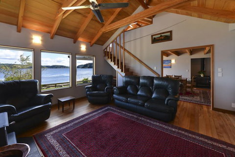 Rainbow Trout Lodge - Tourism Bookings NZ 4