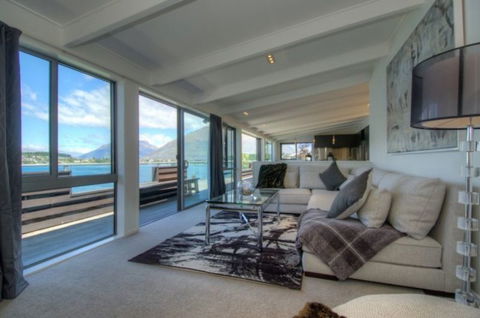 Queenstown Lakehouse - Tourism Bookings NZ 4