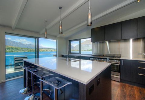 Queenstown Lakehouse - Tourism Bookings NZ 5