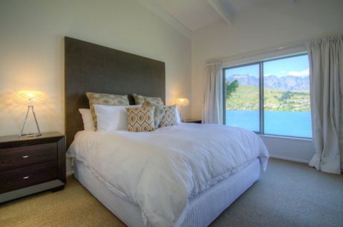 Queenstown Lakehouse - Tourism Bookings NZ 6