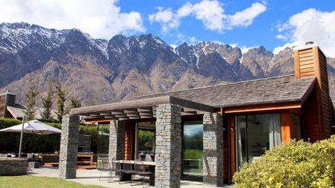Sun Peaks Villa - Tourism Bookings NZ 1