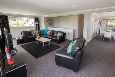 Lazy Susan's Retreat - Tourism Bookings NZ 1
