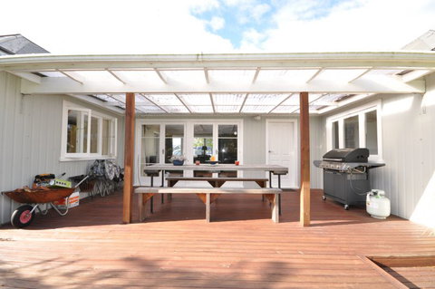 Robinson Family Retreat - Tourism Bookings NZ 0