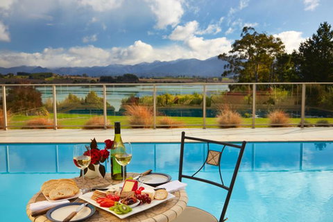 Almyra Luxury Waterfront Accomodation - Tourism Bookings NZ 3