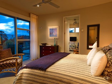 Almyra Luxury Waterfront Accomodation - Tourism Bookings NZ 4