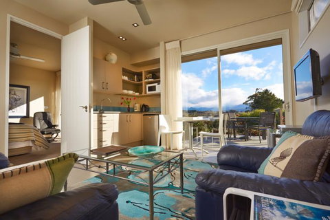 Almyra Luxury Waterfront Accomodation - Tourism Bookings NZ 5