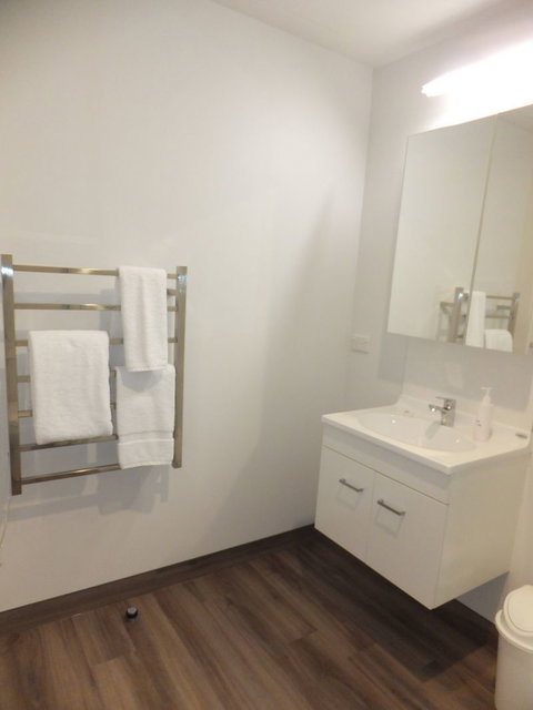 Riccarton Terrace Townhouse - Tourism Bookings NZ 11