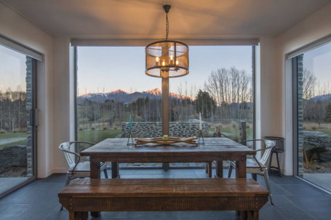 Coronet Luxury - Tourism Bookings NZ 4