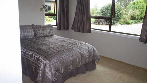 Hazelbank House Bed & Breakfast  - Tourism Bookings NZ 3