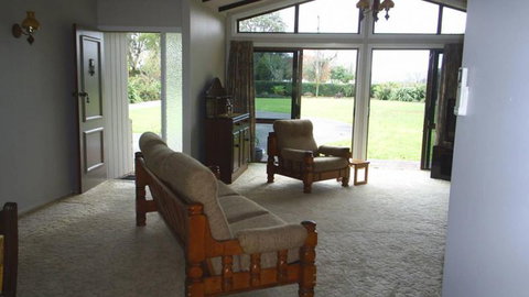 Hazelbank House Bed & Breakfast  - Tourism Bookings NZ 4