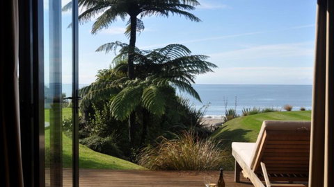 Adrift In Golden Bay - Beachfront Cottages - Tourism Bookings NZ 6