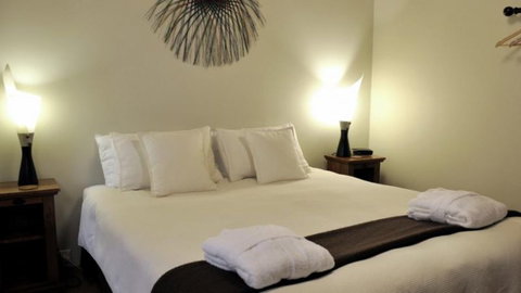 Adrift In Golden Bay - Beachfront Cottages - Tourism Bookings NZ 9