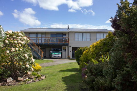 Kowhai Lane Lodge - Tourism Bookings NZ 1