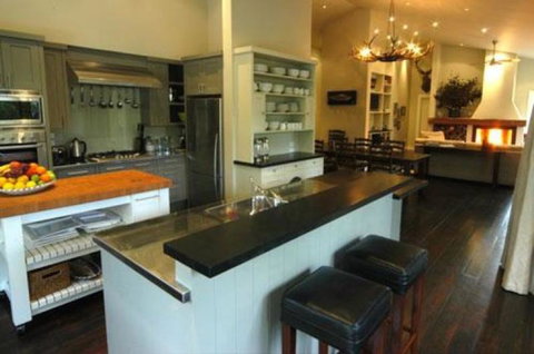 Kemp's Lodge - Tourism Bookings NZ 2