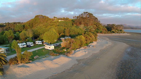 Golden Bay Kiwi Holiday Park - Tourism Bookings NZ 1