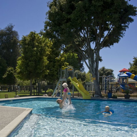 Motueka TOP 10 Holiday Park - Tourism Bookings NZ 1