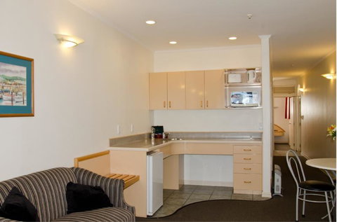 Beachfront Motel - Tourism Bookings NZ 10