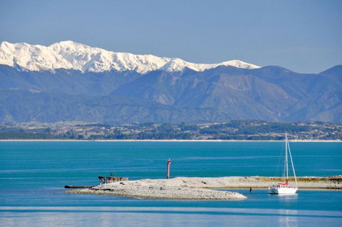 Seaside Luxury - Tourism Bookings NZ 1
