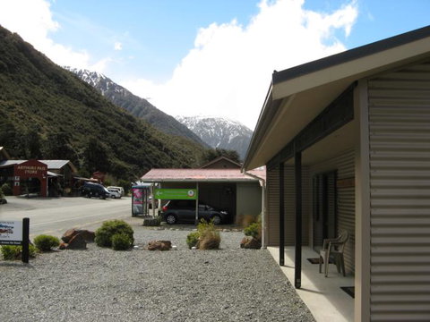 Mountain House Motels - Tourism Bookings NZ 3