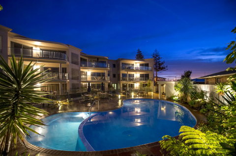 The Reef Beachfront Apartments - Tourism Bookings NZ 0