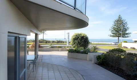 The Reef Beachfront Apartments - Tourism Bookings NZ 9