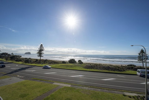 The Reef Beachfront Apartments - Tourism Bookings NZ 11