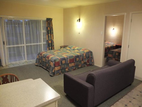 Colonial Court Motel - Tourism Bookings NZ 8