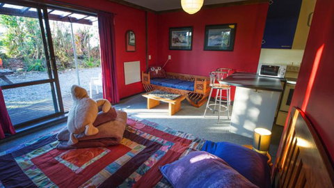 YHA Hokitika - Tourism Bookings NZ 8