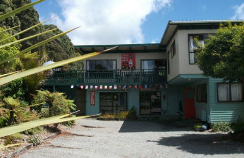 YHA Hokitika - Tourism Bookings NZ 18