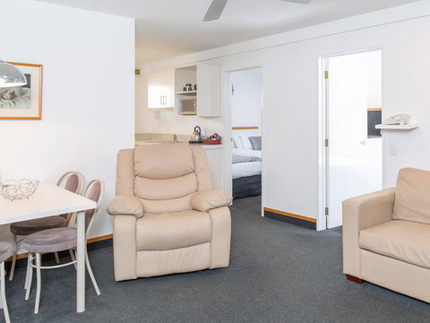 Palms Motel - Tourism Bookings NZ 2