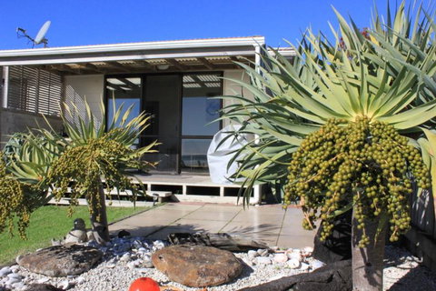 Ahipara Tides Absolute Beachfront - Tourism Bookings NZ 4