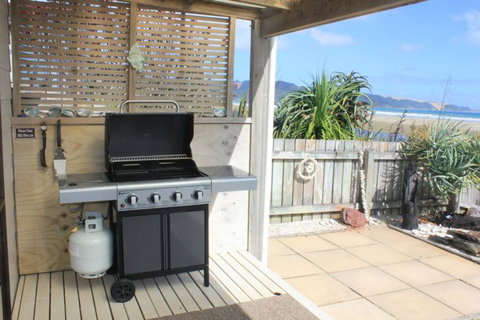 Ahipara Tides Absolute Beachfront - Tourism Bookings NZ 7