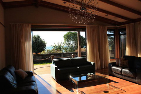 Tata Beach Front Retreat - Tourism Bookings NZ 6