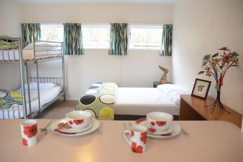 Whangarei Falls Holiday Park & YHA Backpackers - Tourism Bookings NZ 1
